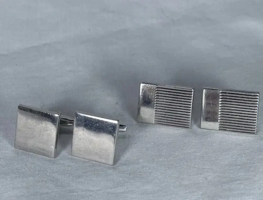 Beautiful Silver Tone Vintage SWANK Cuff Links And Sliver Square Unknown Brand